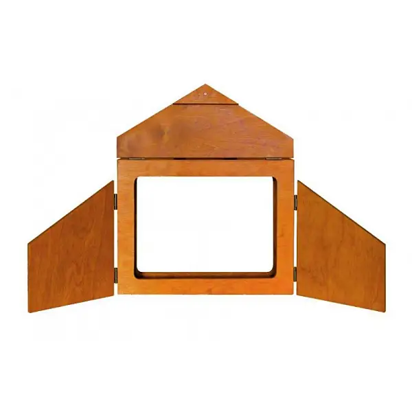 Butaï en bois teinté verni, volets découpe triangle Butaï en bois teinté verni, volets découpe triangle